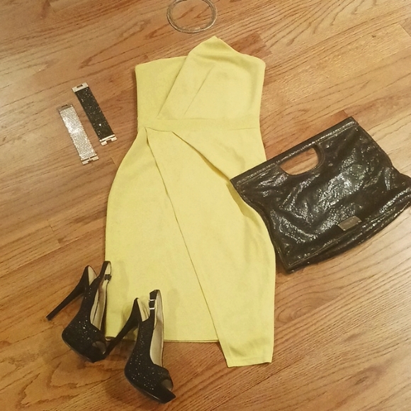 Dress - Picture 1 of 4
